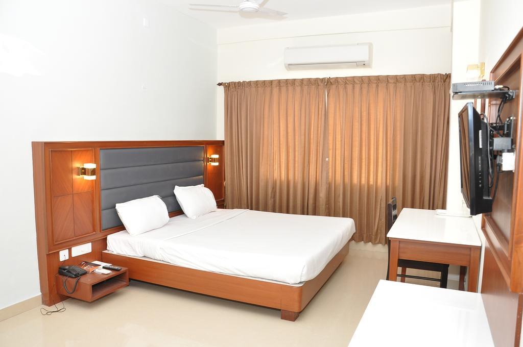 Hotel Royal Chambers Coimbatore Room photo